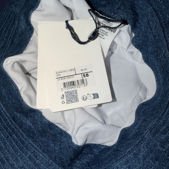 Jacquemus
Panama - Picture 5 of 5